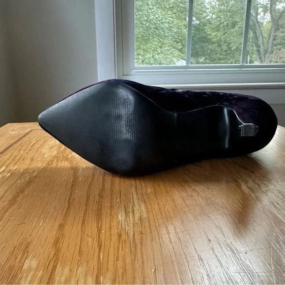 Vintage Velvet Pointed Ankle Bootie - Picture 5 of 6